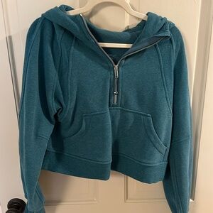 Lululemon cropped scuba